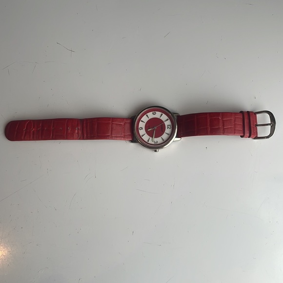Gossip watch quartz red glow in the dark second hand new battery silver tone - Picture 8 of 8